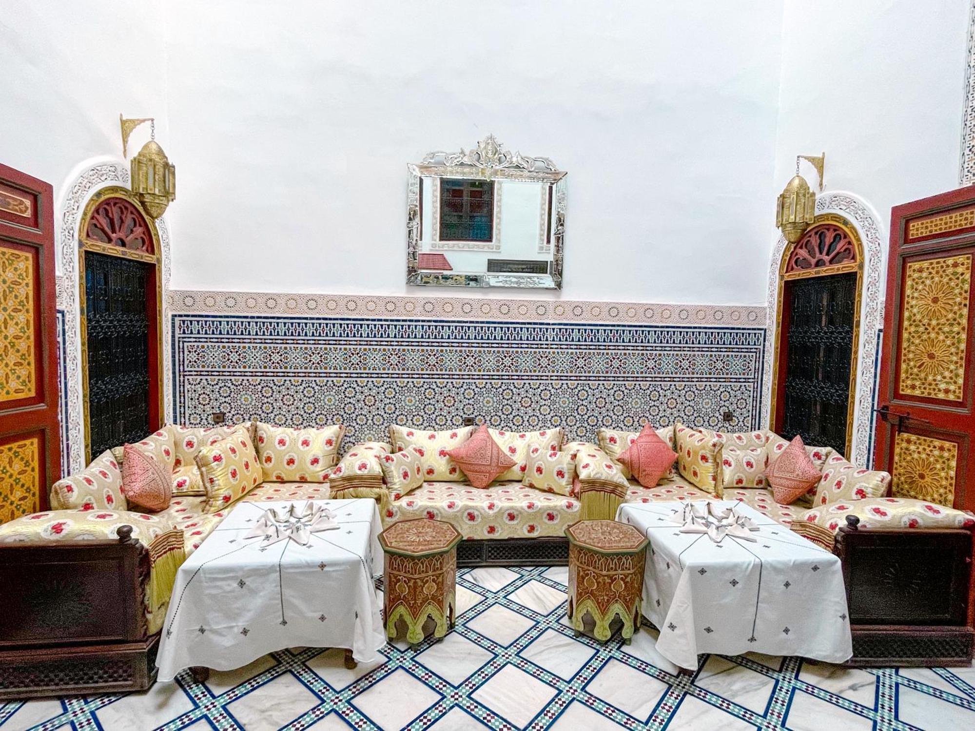 Riad Dar El Ouedghiri Fez Eksteriør billede